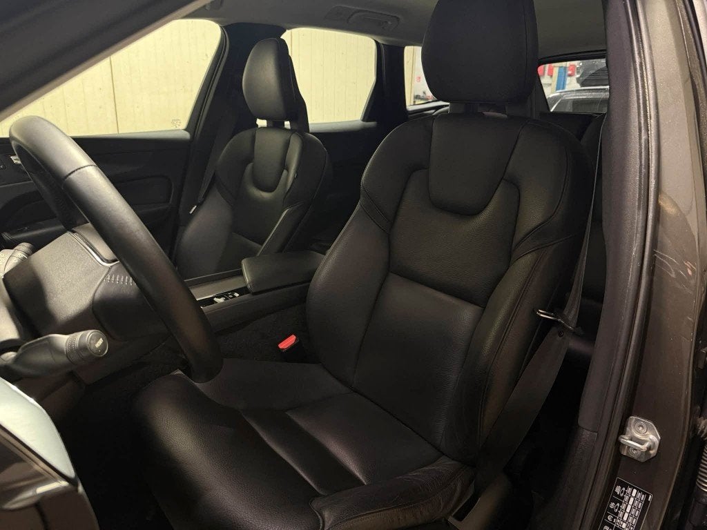 volvo xc60 D4 AWD/cuir/LED/Carplay/angle mort/1er propr, Autos, Argent ou Gris, Achat, Ordinateur de bord, Euro 6