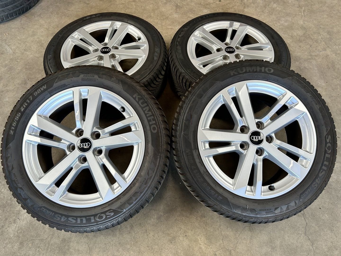 ✅ div 17 inch originele velgen + vierseizoenenbanden Audi Q2, Auto-onderdelen, -, -, Banden en Velgen, 17 inch