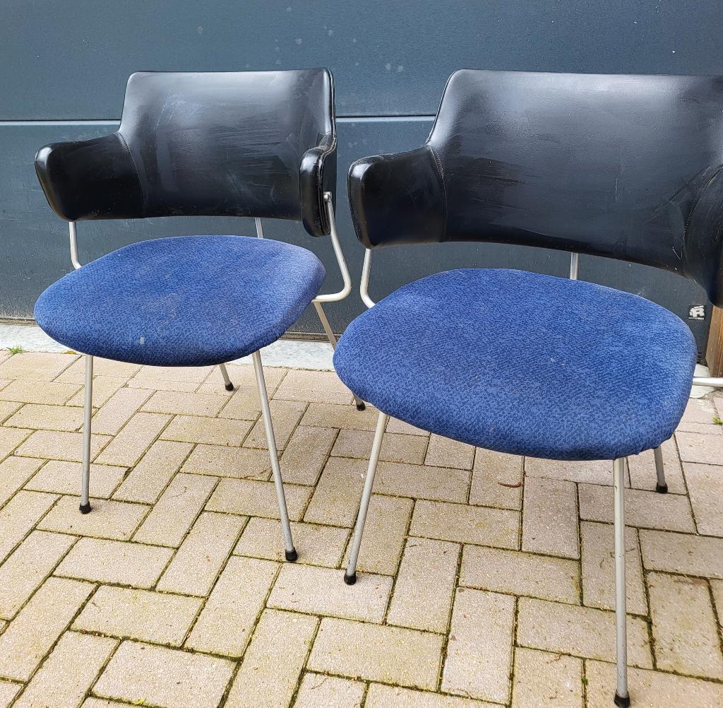 KEMBO GISPEN  STOELEN, Ophalen