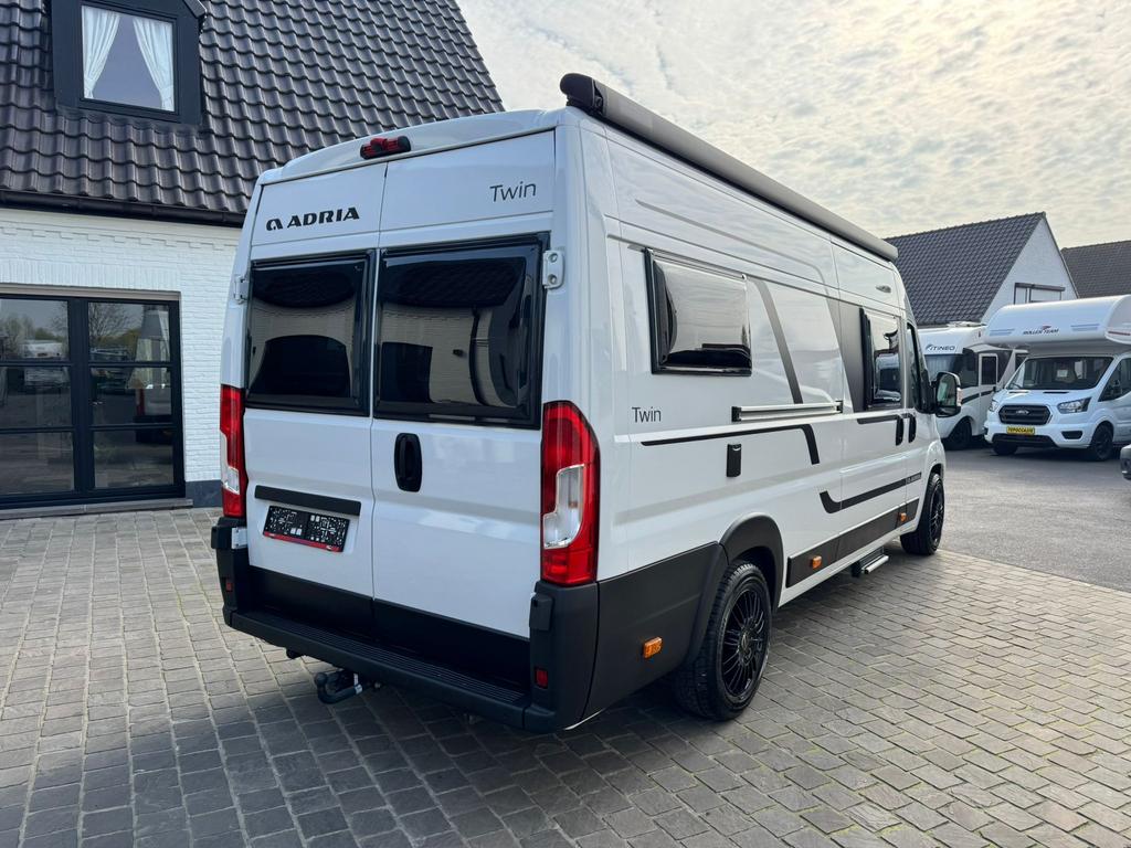 Citroën Jumper Adria Twin 640, 6 à 7 mètres, Boîte manuelle, Douche, Diesel