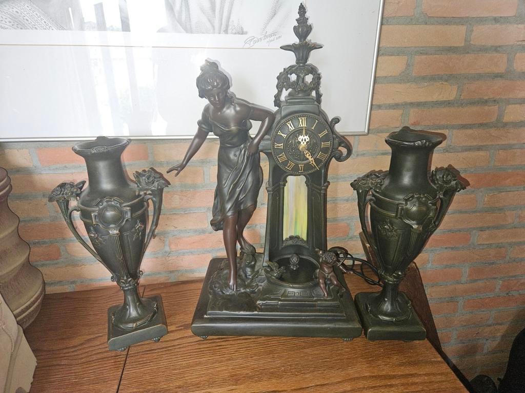 Mooi antieke schouw klok en 2 beelden ernaast, Antiek en Kunst, Ophalen
