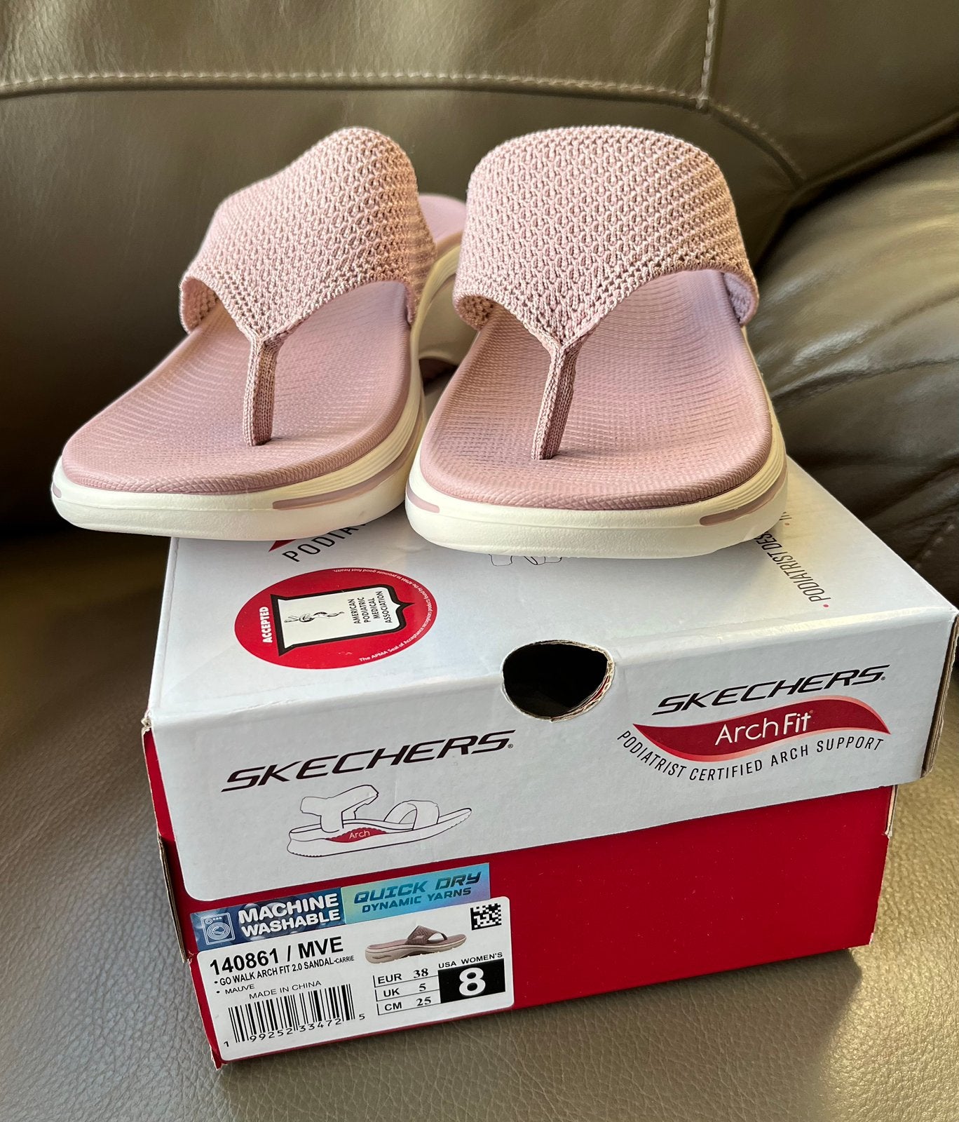 Teenslippers roze Skechers NIEUW, Nieuw, Roze, Ophalen, Slippers
