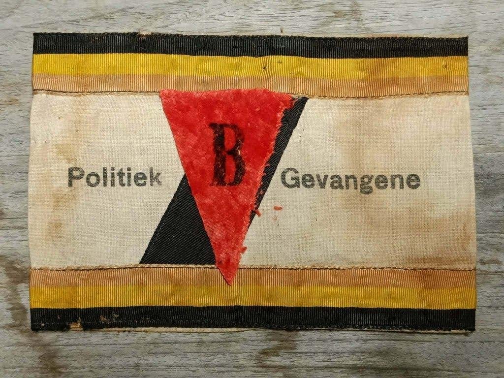 PRISONNIER POLITIQUE * POLITIEK GEVANGENE, Enlèvement ou Envoi, Autres, Emblème ou Badge