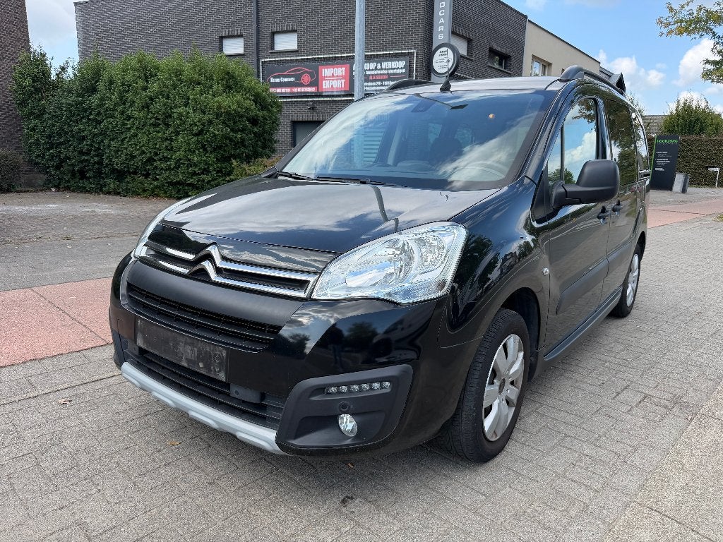 Citroen Berlingo 1.2i 130.000Km 2018 Gps*Camera, Auto's, Citroën, Voorwielaandrijving, Dealer onderhouden, Stof, Euro 6