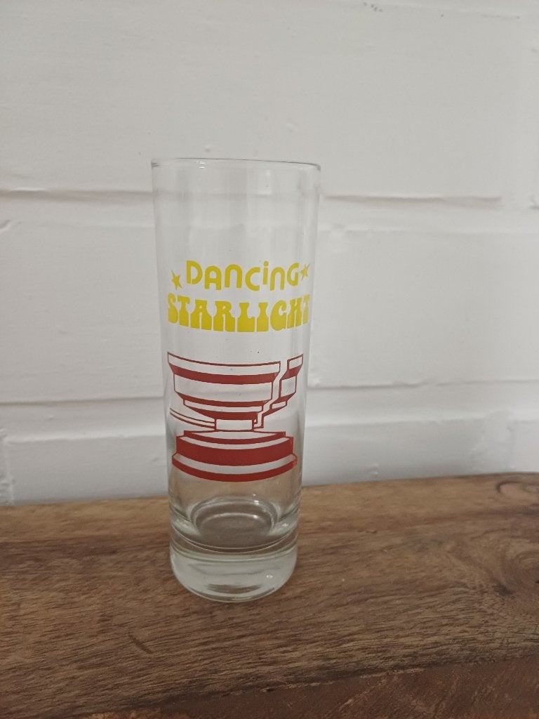 Ancien verre à bière boîte de nuit discothèque dancing, Envoi