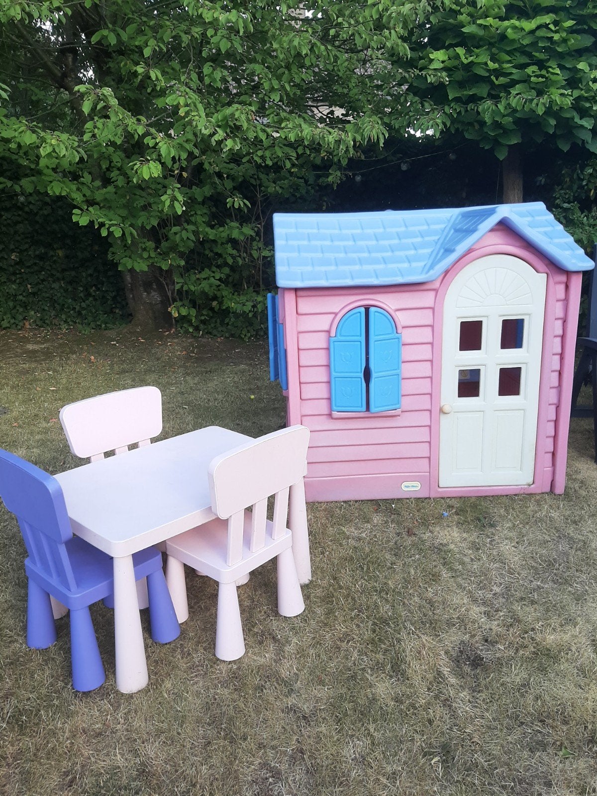 Speelhuisje little tikes + 3 stoeltjes + tafel ikea, Ophalen