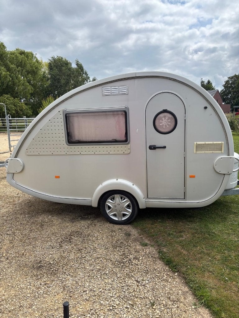 T @B CARAVAN, Caravans en Kamperen, Caravans, Standaardzit, Omvormbare zithoek, Bedrijf, Tot en met 3