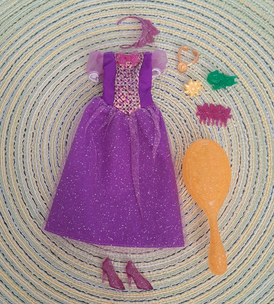 Kledingsetje voor Rapunzel pop (Disney), Ophalen of Verzenden, Gebruikt, Barbie
