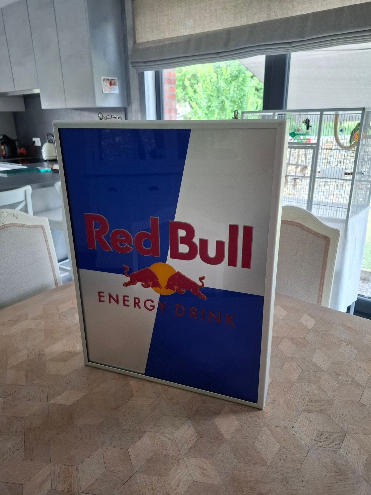 Redbull lichtreclame, Ophalen