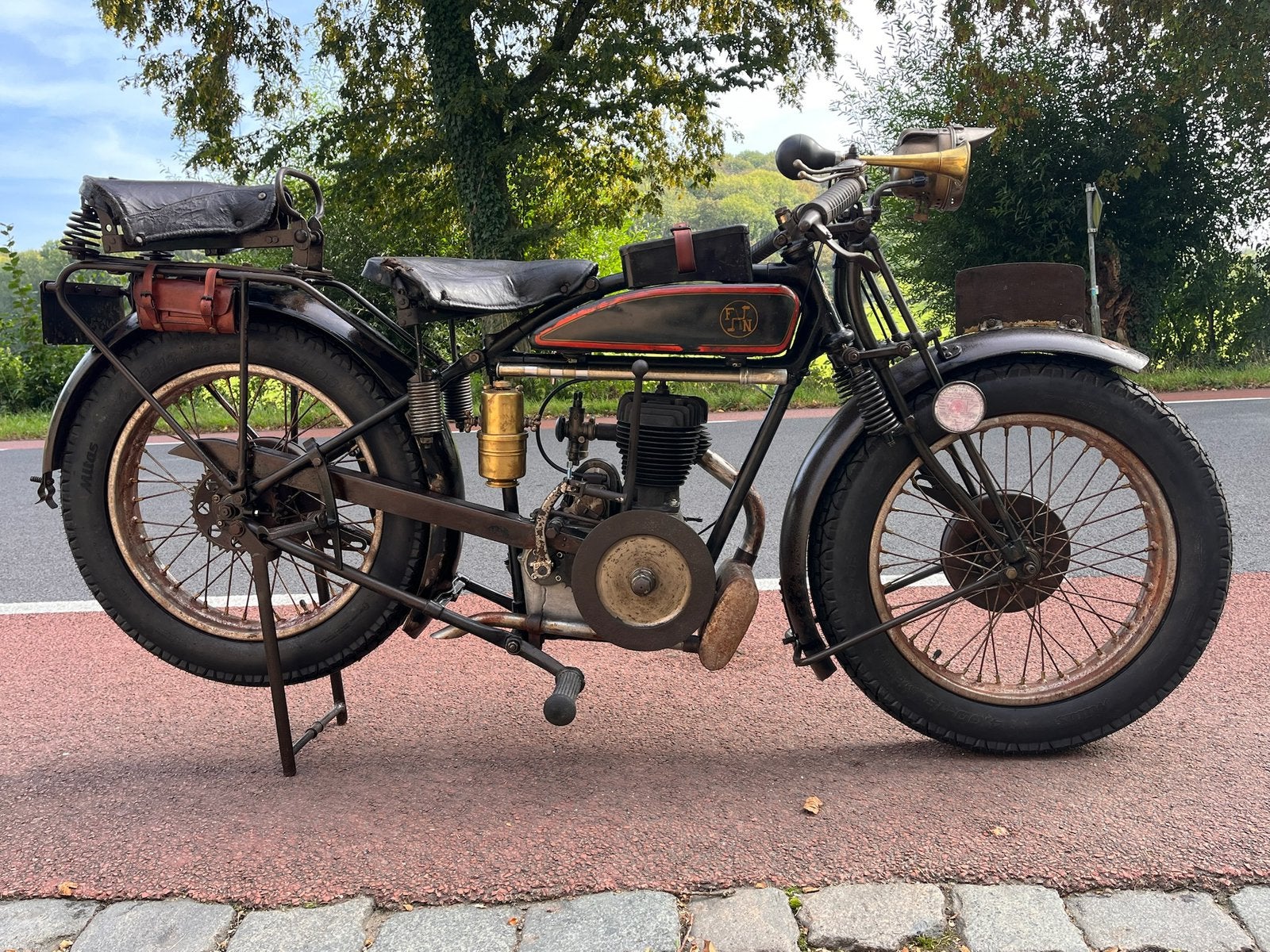 FN m13 avec side-car pour enfant, Motos