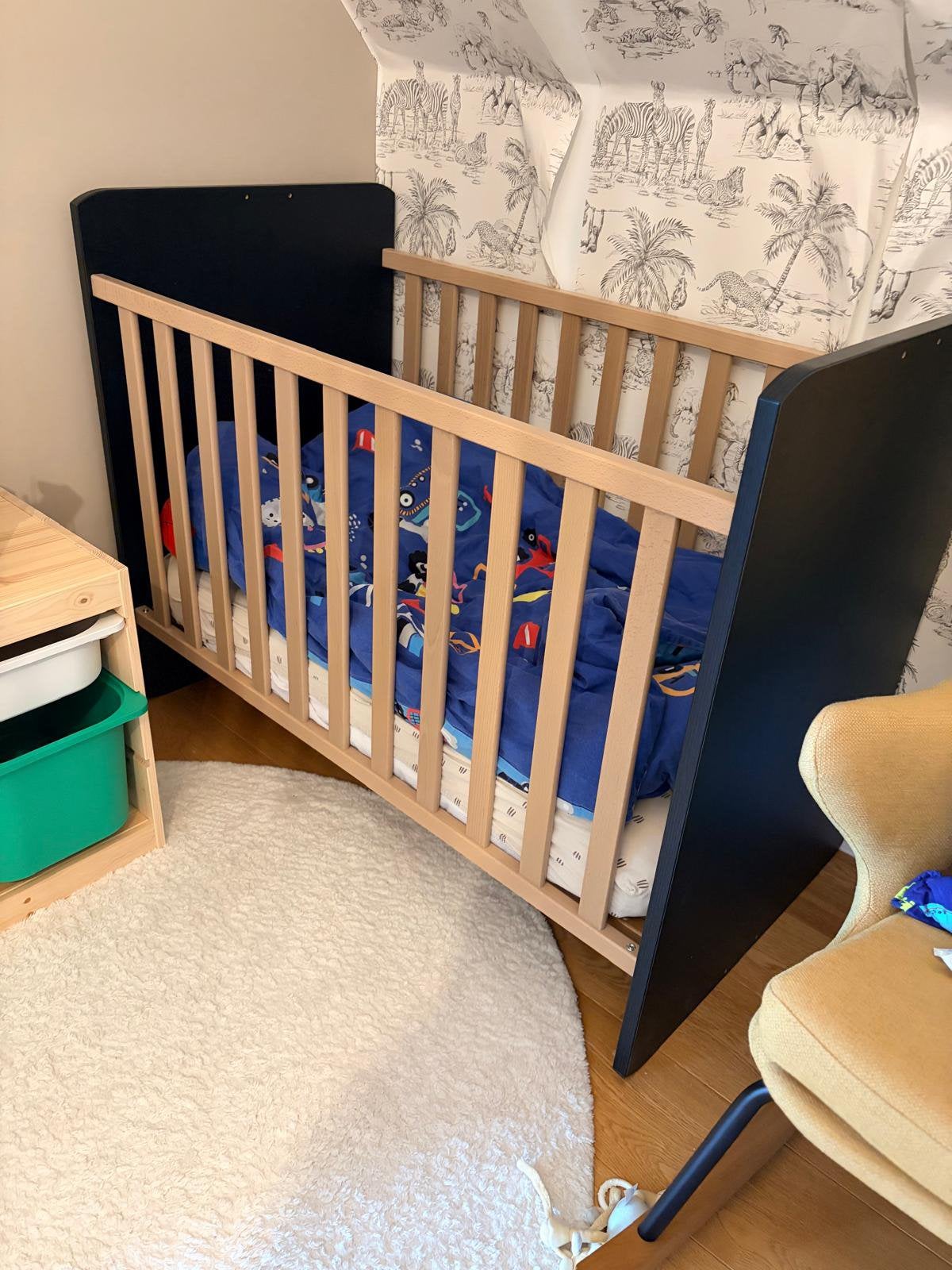 Lit pour bébé et commode avec vestiaires., Enlèvement, Comme neuf