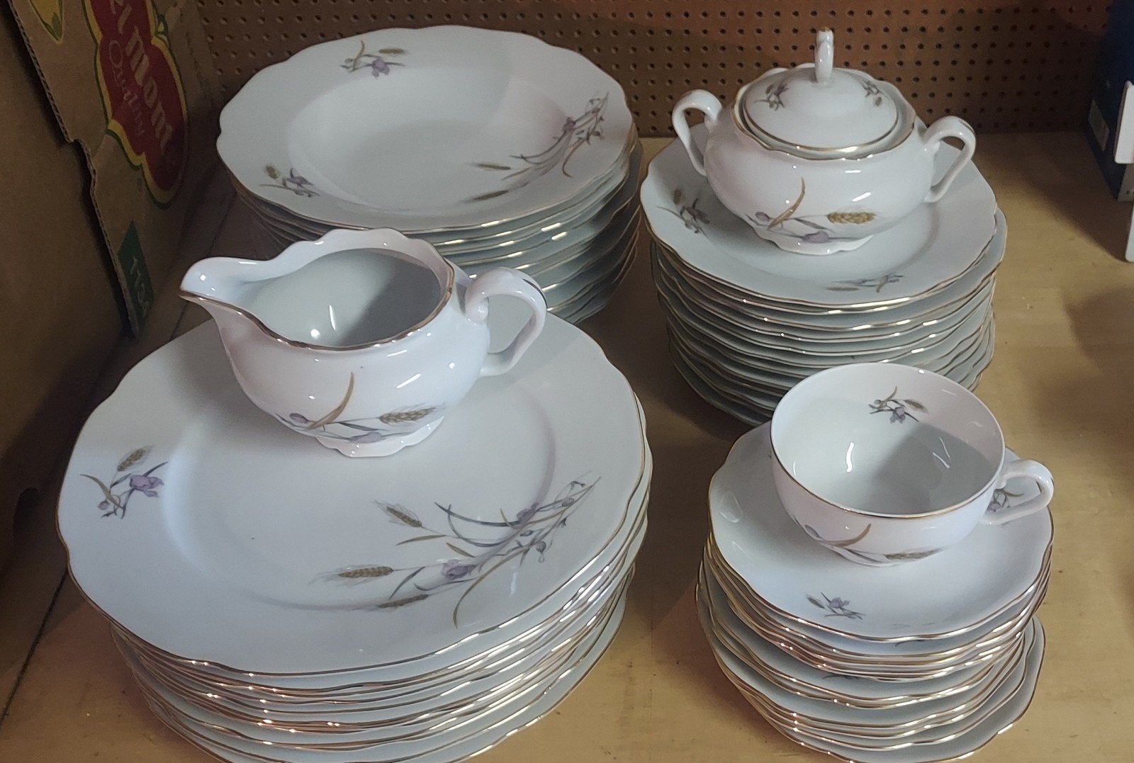 koffie- en eetservies, Ophalen