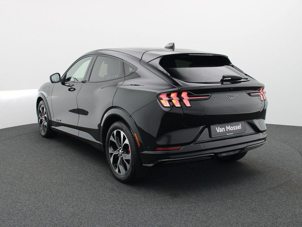 Ford Mustang Mach-E AWD Premium 99kwh, Auto's, Ford, Automaat, Stof, Zwart, Mustang
