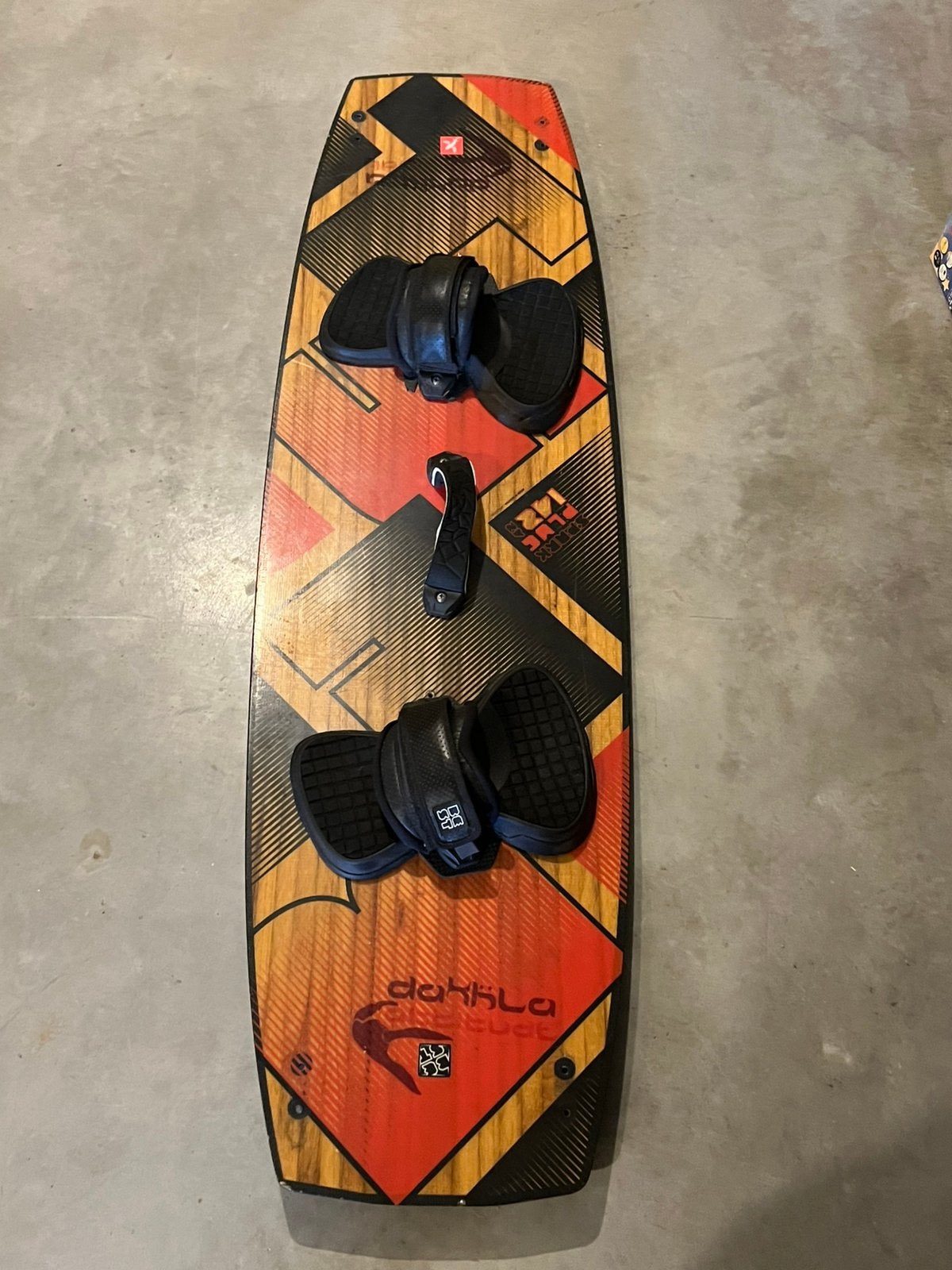 Kites, kitboards, harnassen en reistas te koop, Watersport en Boten, Ophalen, Gebruikt, Twintip, Kite