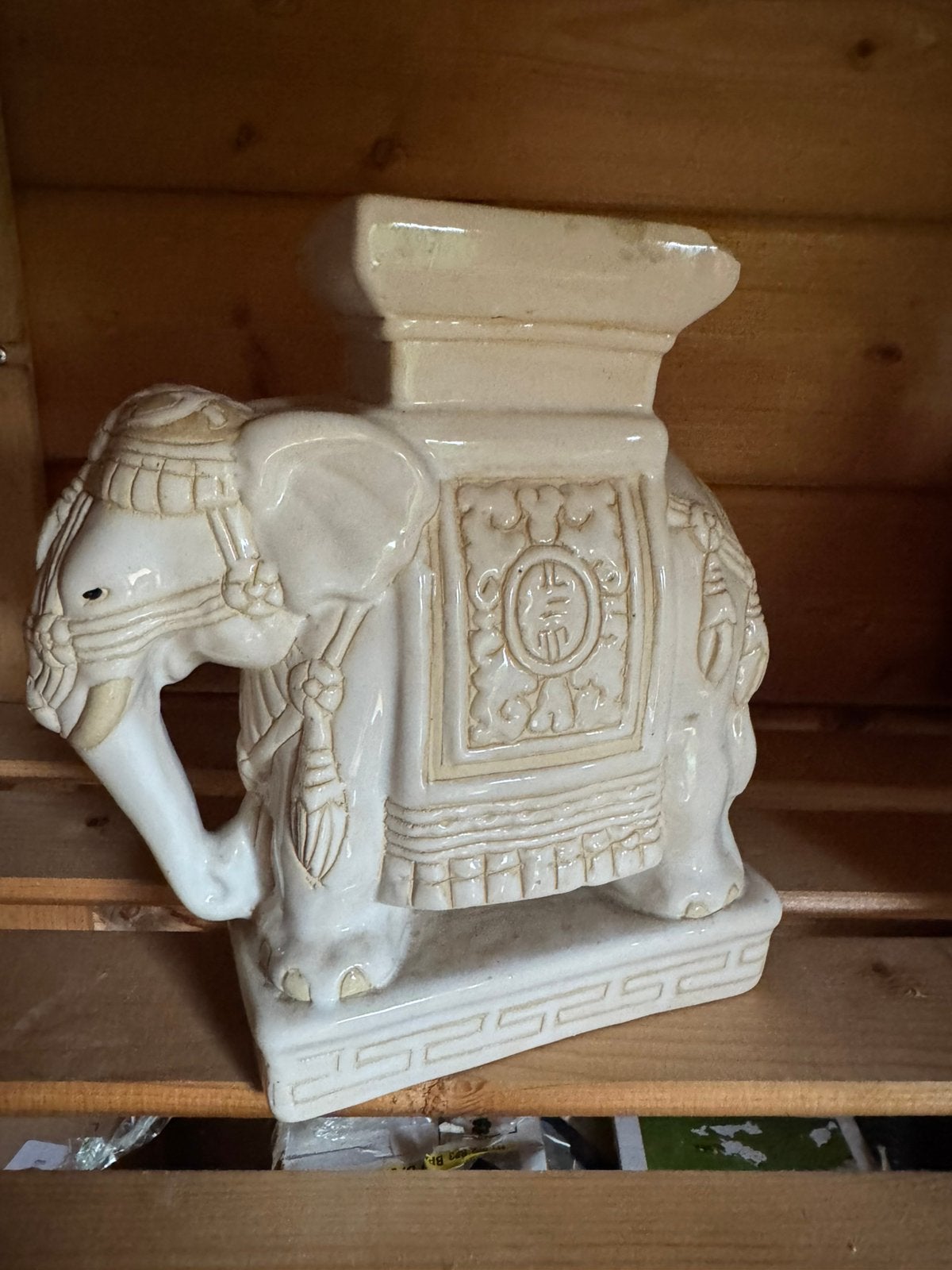 Grand éléphant décoratif vintage en céramique blanche, Antiquités & Art, Enlèvement ou Envoi