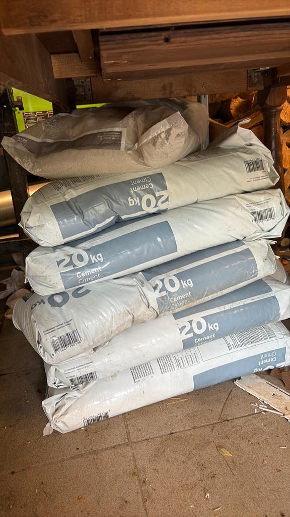 5 zakken cement en 1 zak wit zand, Jardin & Terrasse, Sable, Enlèvement, Comme neuf