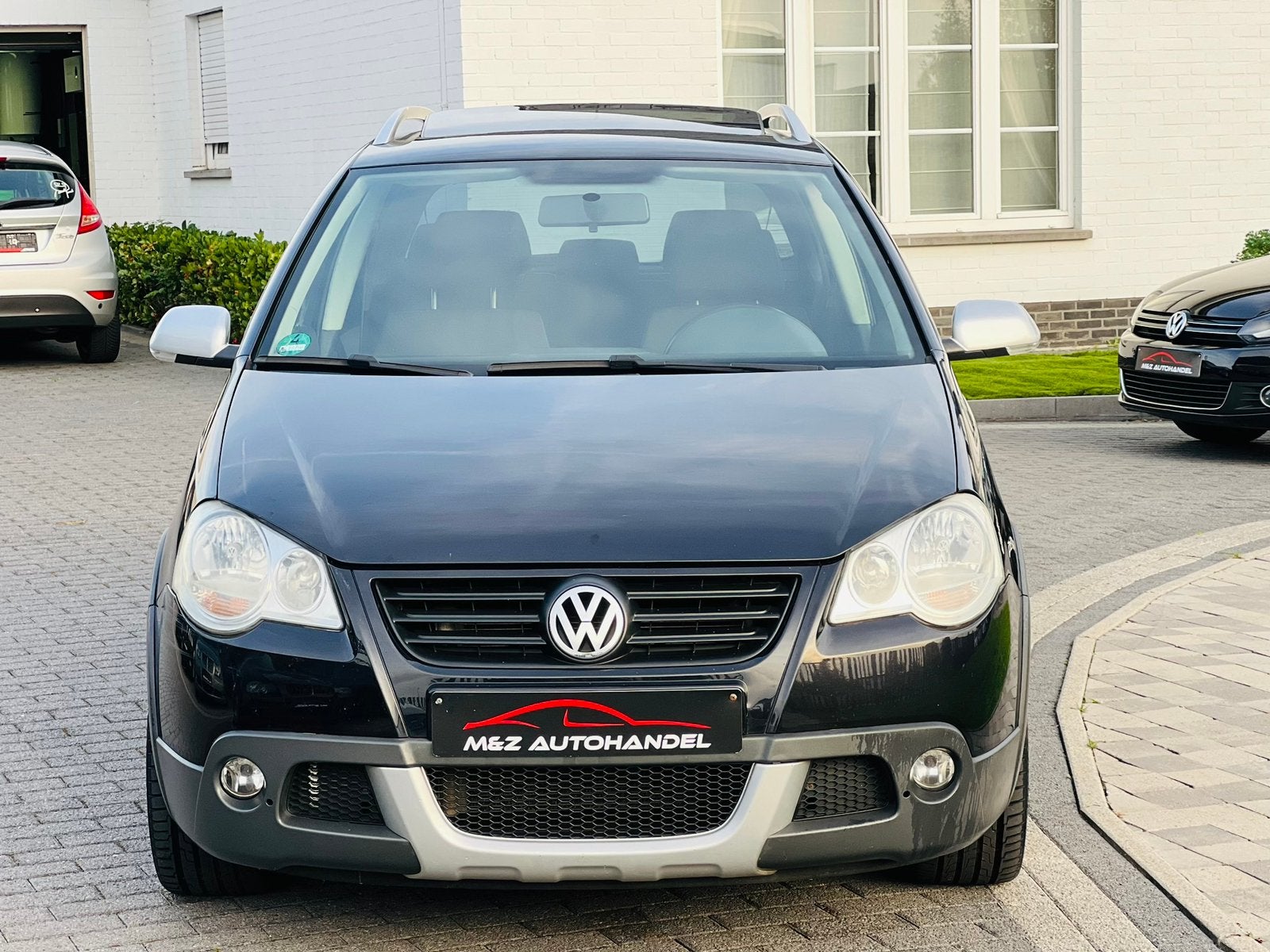 VW CROSS 1.4i * BENZINE * 138.000 Km * 5 DEURS, Panoramadak, Zwart, https://public.car-pass.be/vhr/c8481f1b-43de-49ba-b8c2-47a2024f5f40