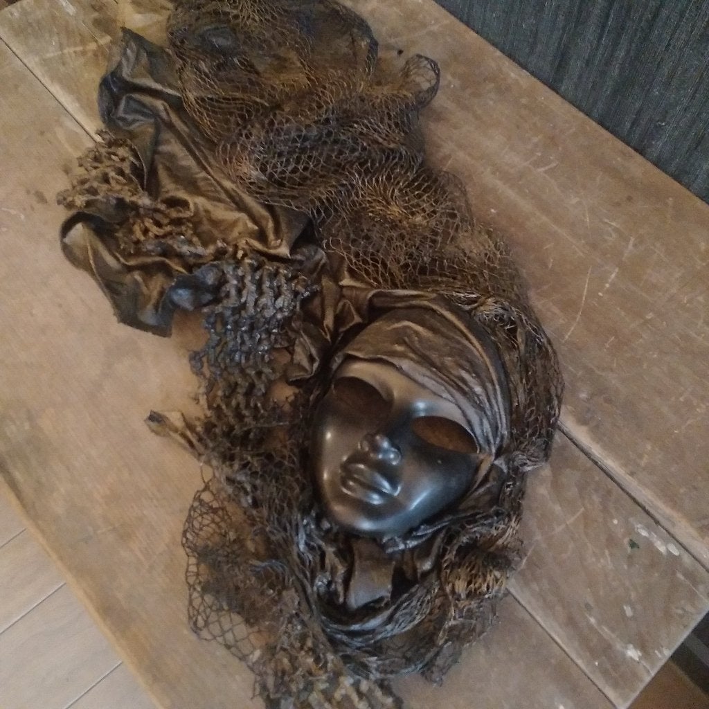 Œuvre d'art décorative en cuir durci, Envoi