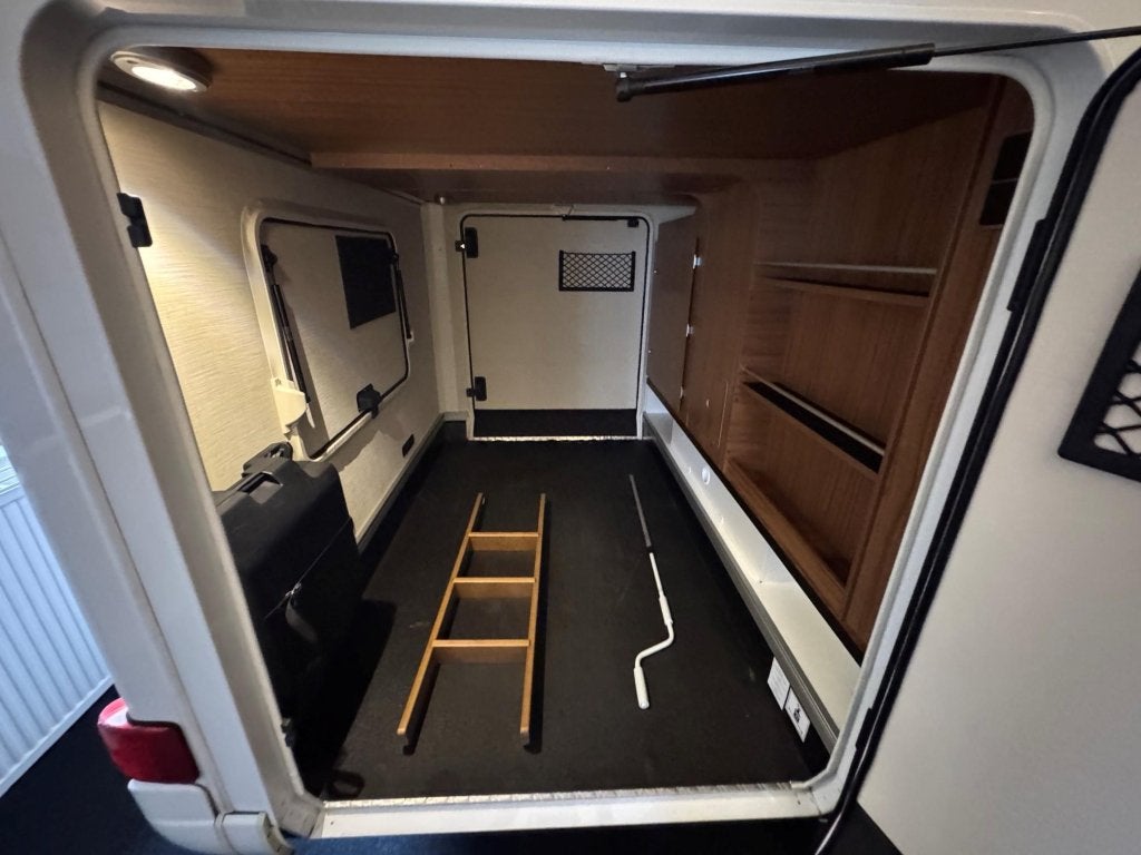 Hymer B 588 DL, Fiat, Caravanes & Camping, Caméra de recul, Jusqu'à 4, Toilette à cassette, Automatique