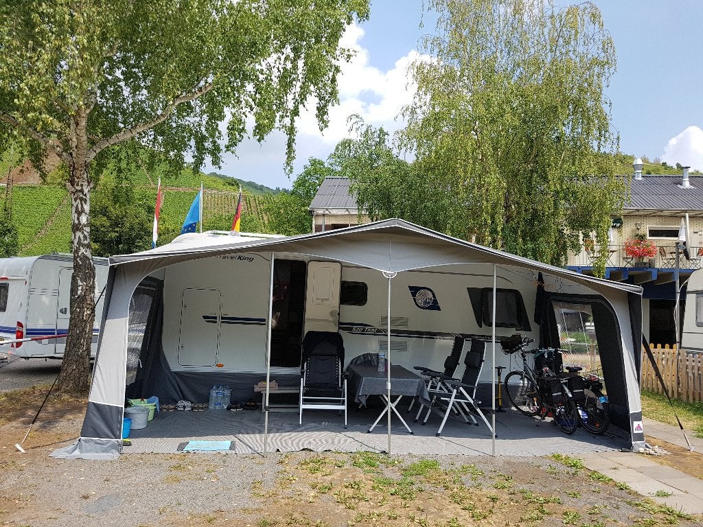 CARAVAN MET STAPELBED, T.E.C., Jusqu'à 6, Réfrigérateur, Particulier