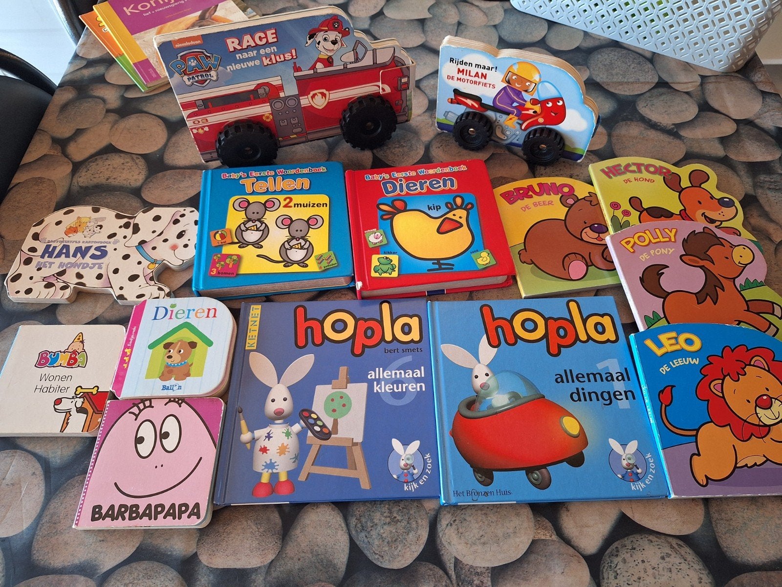 14 peuterboekjes , paw patrol, hopla, enz, Boeken, Ophalen