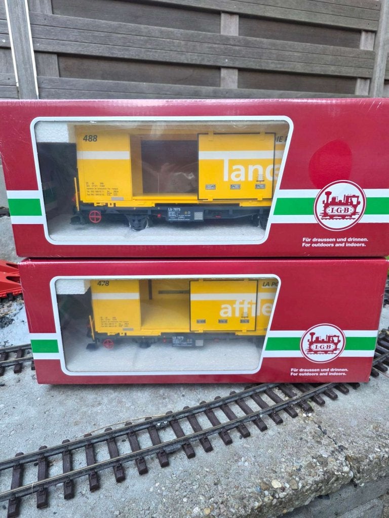 LGB 45886 RhB Post-containerwagens - actie € 439,00, Stuttgarter Straße 55-57 D-73033 Göppingen Baden-Württemberg, Ophalen of Verzenden