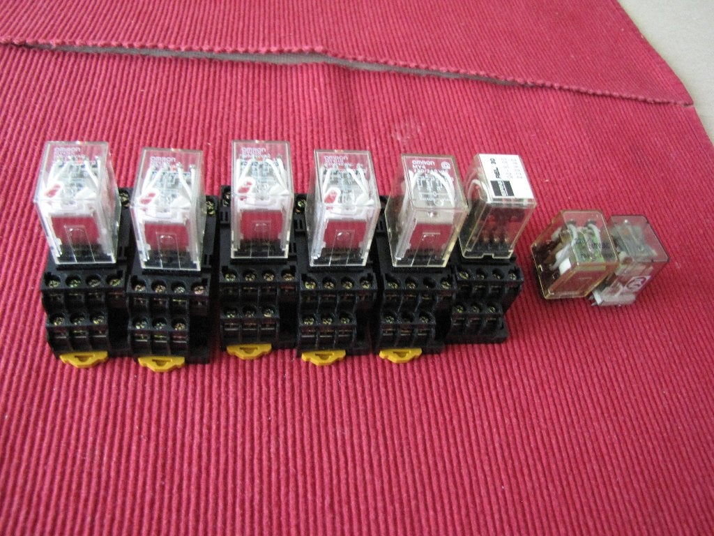 omron relais 220Vac (spoel)  - max 30vdc, Enlèvement ou Envoi, Comme neuf