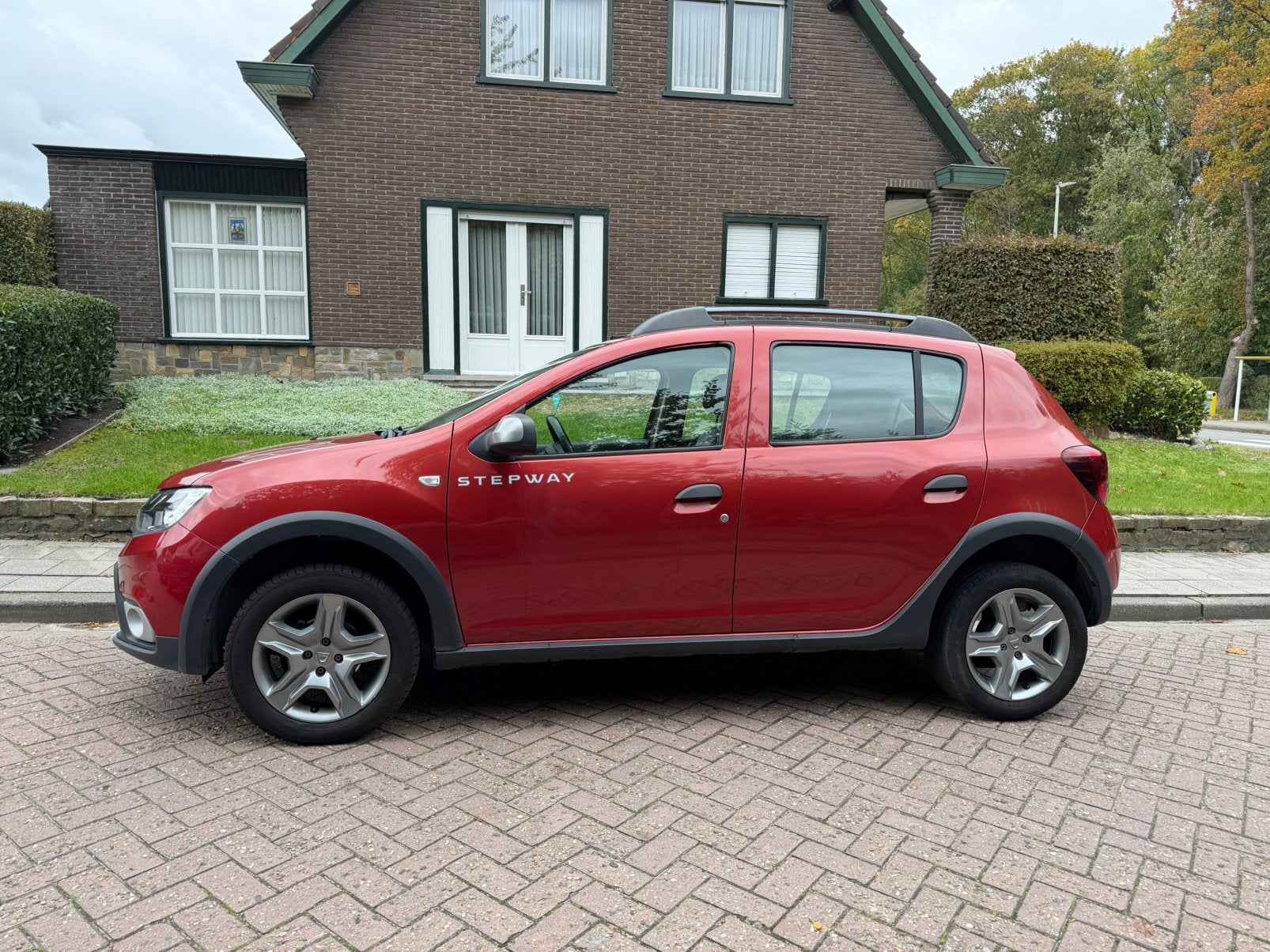 Dacia Sandero Stepway turbobenz 096000km Euro6b Airco Navi, Auto's, Dealer onderhouden, Euro 6, https://public.car-pass.be/vhr/73c3a814-d10d-4374-9fd3-13ead158c997