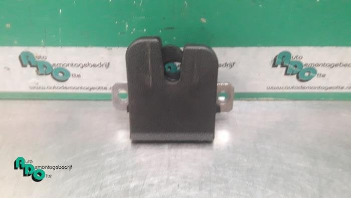 Mécanique de verrouillage hayon d'un Volkswagen Polo (Polo, Volkswagen, -, 3 mois de garantie, Utilisé