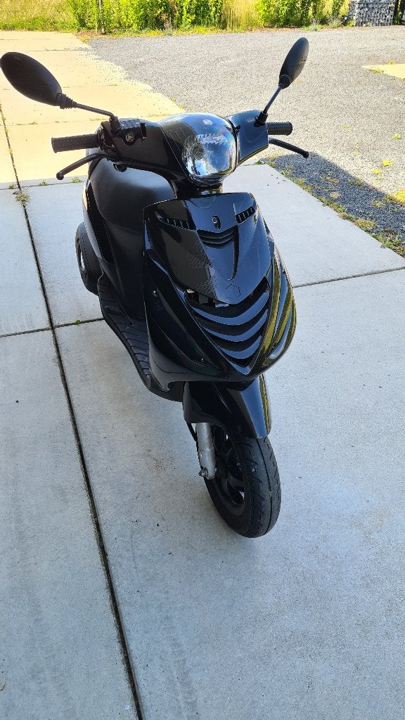 Piaggio zip 2024 iget A klasse met papieren, Fietsen en Brommers, Ophalen, Zip, Klasse A (25 km/u), Zo goed als nieuw