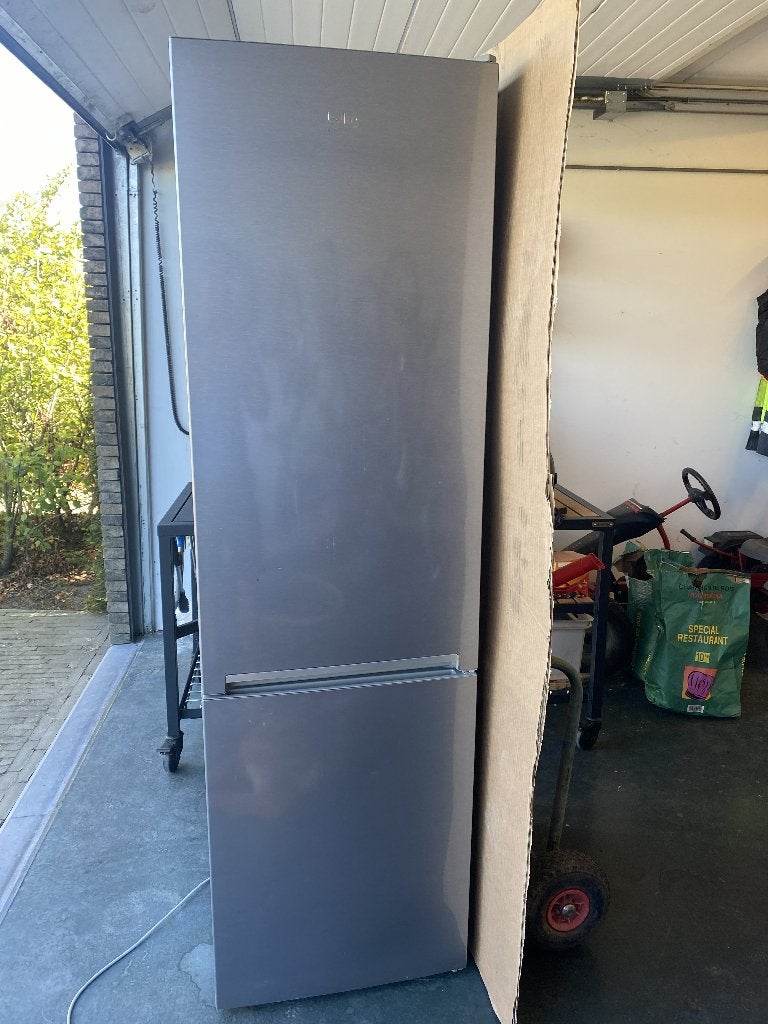 Ijskast - diepvriezer, Elektronische apparatuur, Koelkasten en IJskasten, Ophalen, 200 liter of meer, Met aparte vriezer, 160 cm of meer