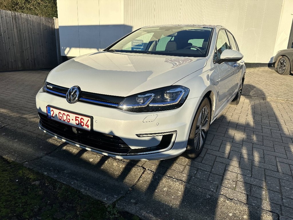 Volkswagen e-Golf 35,8 KWH / CARPLAY / KEYLESS / LED / CAM, Auto's, 0 cilinders, Overige kleuren, Elektrisch, 5 zetels
