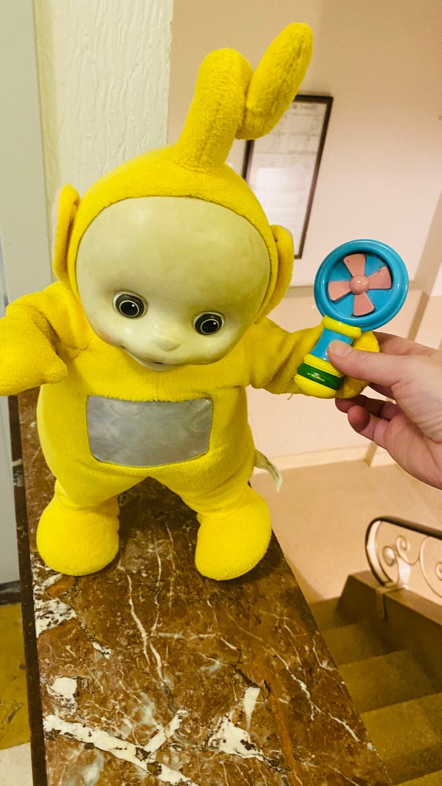 Teletubbies pluche Laa-Laa pratende knuffel speelgoed geel, Ophalen, Zo goed als nieuw, Geel