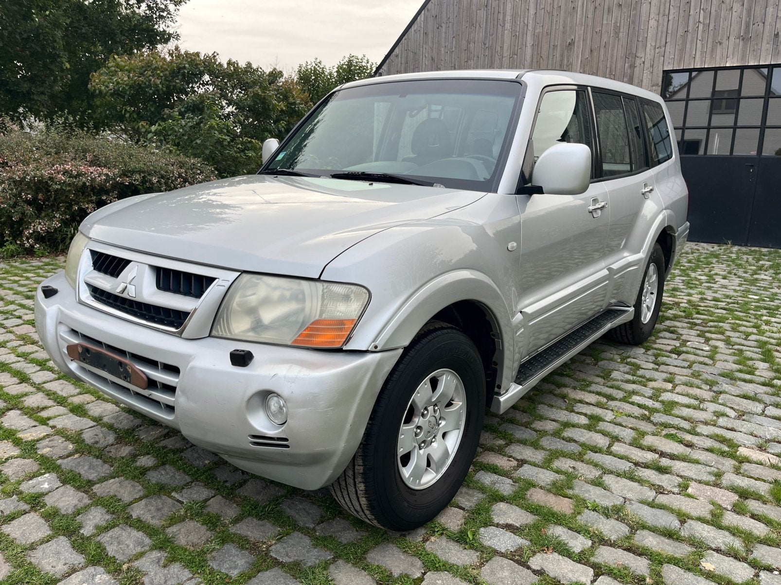 Mitsubishi Pajero 4M41 3.2 Di-D Automaat Lichtevracht+zetels, Auto's, Zwart, 4 cilinders, 2145 kg, Leder