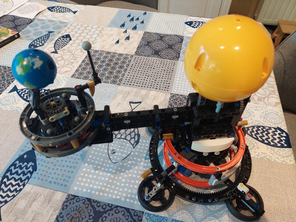 Lego planetarium 42179, Ophalen, Lego