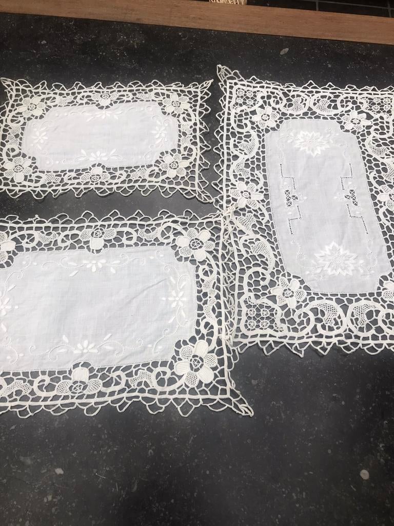 Mooie katoenen witte lapjes voor op kast, Ophalen of Verzenden, Zo goed als nieuw