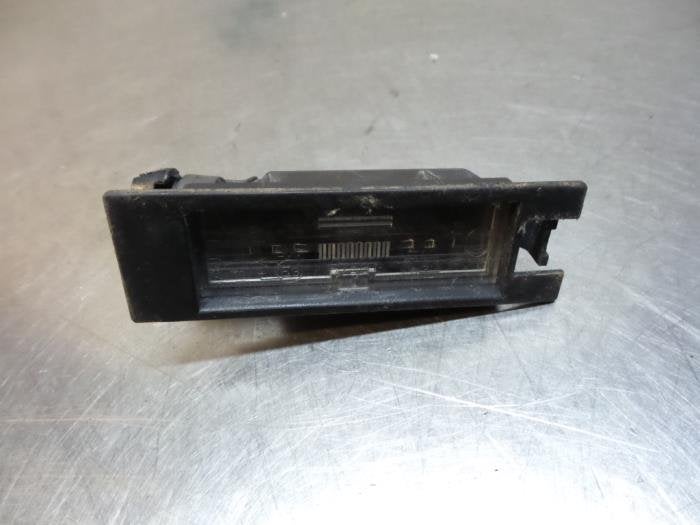 Eclairage immatriculation d'un Opel Corsa (Corsa D 07-), -, Opel, Utilisé, -