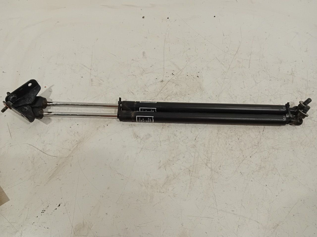 Gasdrukveerset voor Subaru Impreza, Auto-onderdelen, Subaru, Onderdelen@venauto.nl, Van der Ven Autorecycling B.V., Gebruikt
