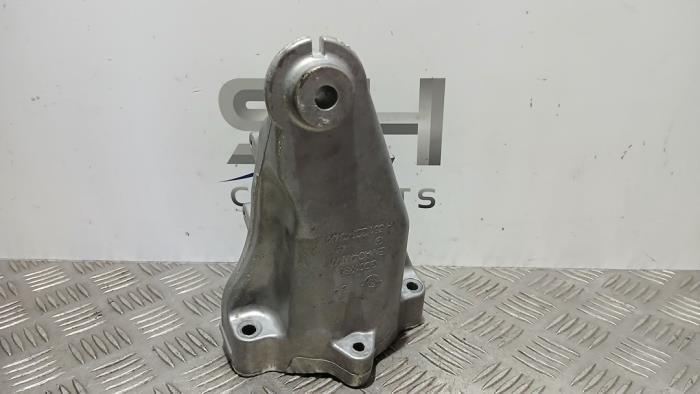 Motorsteun van een Mercedes C-Klasse, Gebruikt, -, Ophalen of Verzenden, -