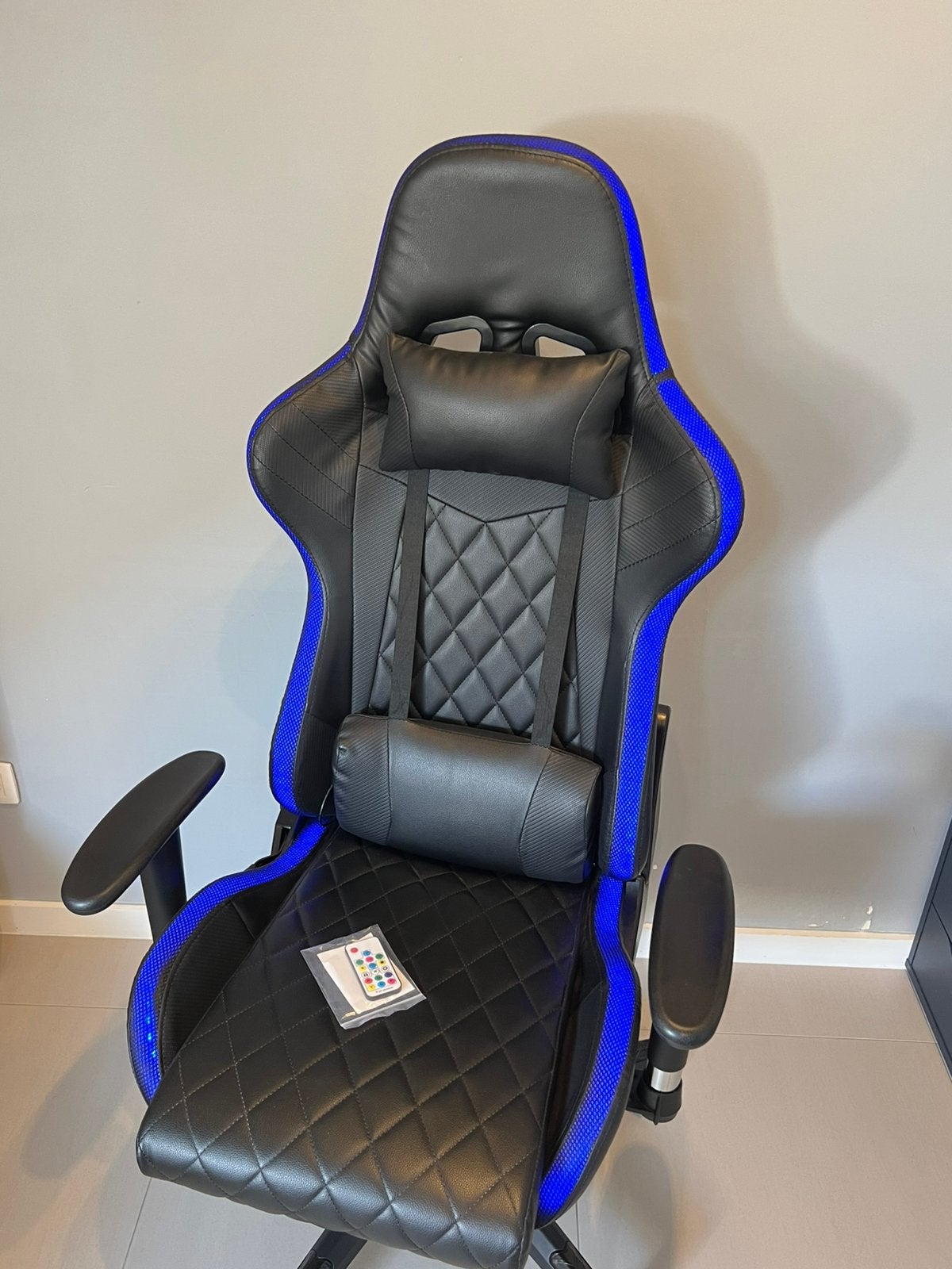 Chaise gaming noir avec LED, Maison & Meubles, Chaises de bureau, Utilisé, Chaise de bureau, Noir, Chaise de bureau de gaming