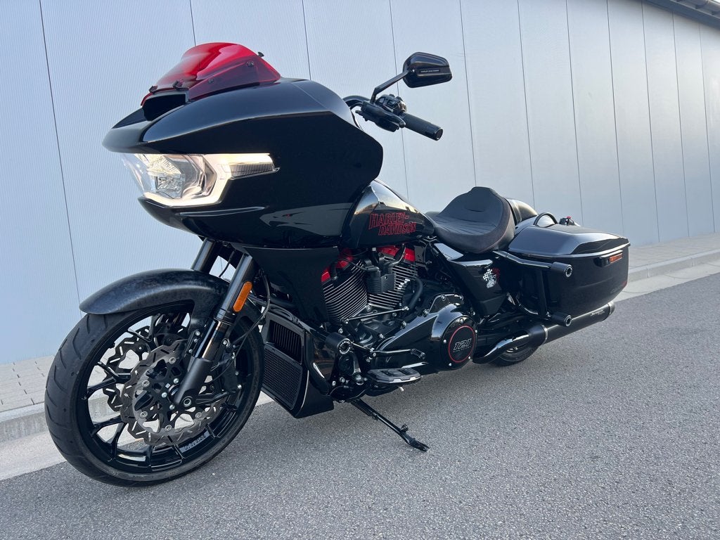 ROAD GLIDE CVO ST, Motos, Motos | Harley-Davidson, Entreprise