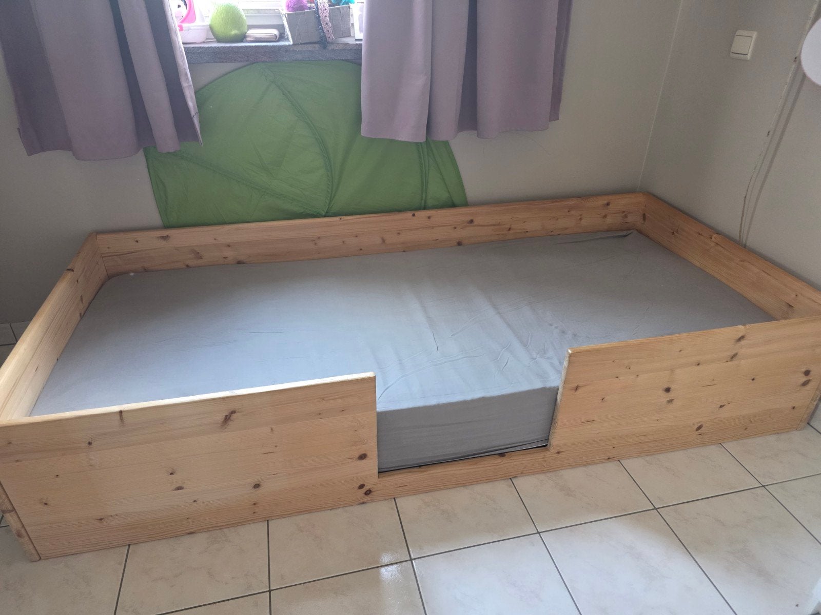 Handmade Solid Wood Single Bed – Excellent Condition, Maison & Meubles, Chambre à coucher | Lits, 100 cm, 210 cm, Une personne