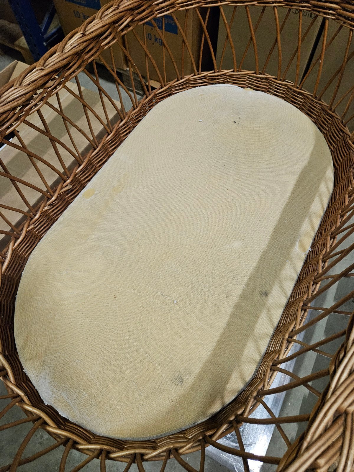 Rieten mand / baby bed, Enlèvement
