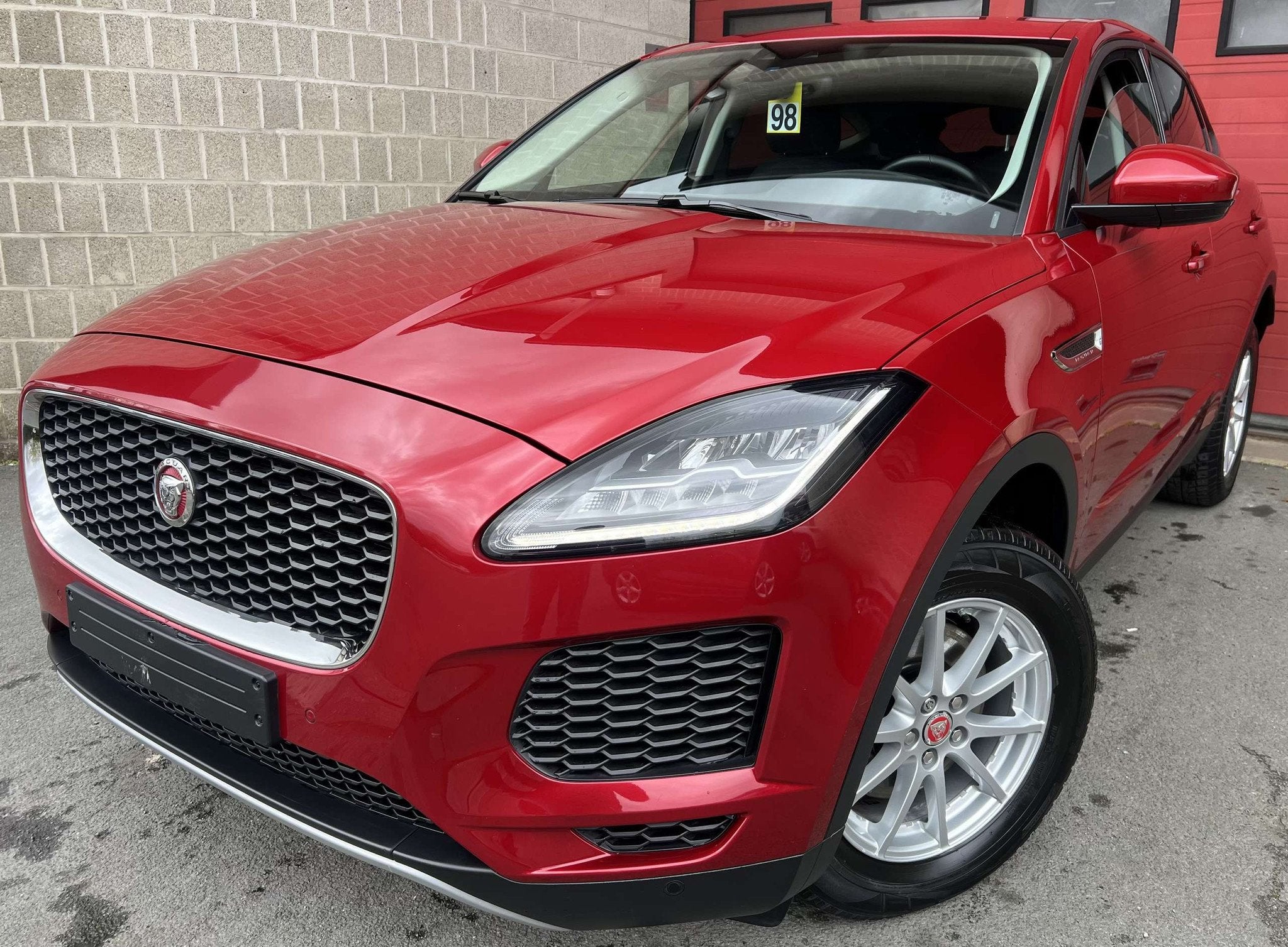 Jaguar E-Pace 2.0 D + CAMÉRA + NAVI + CAR-PASS (bj 2018), Auto's, Gebruikt, 4 cilinders, 124 g/km, Bedrijf