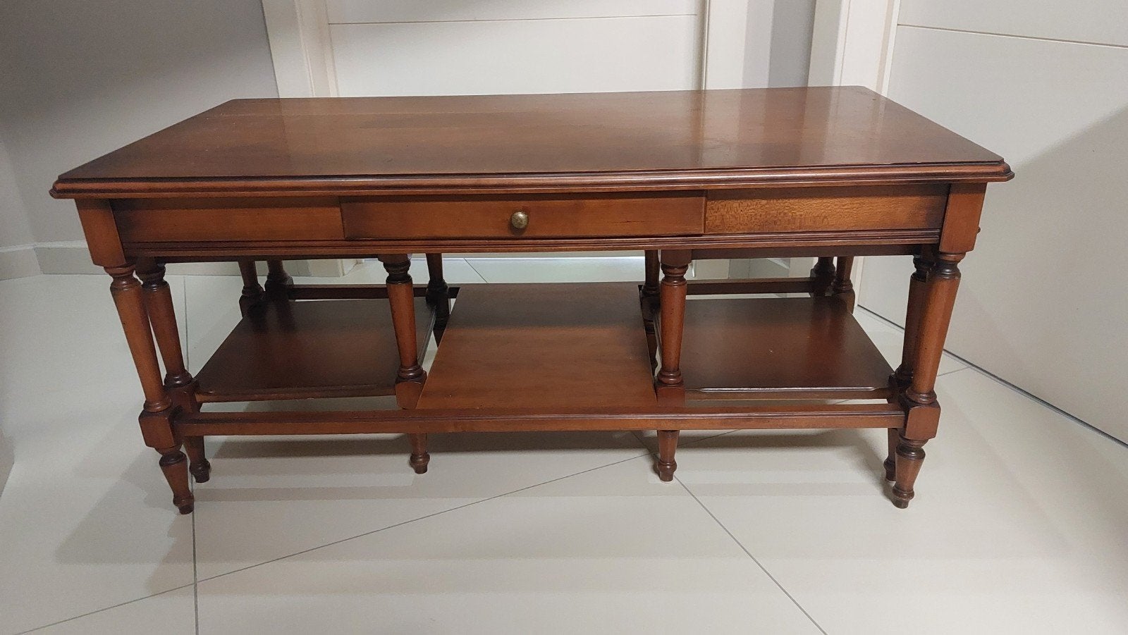 Jolie table basse en merisier, Maison & Meubles, Enlèvement