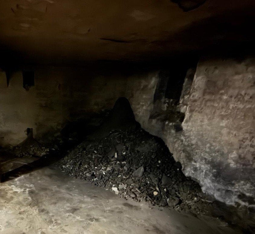 Charbon stocké dans une cave, Maison & Meubles, Poêles, Enlèvement, Autres types