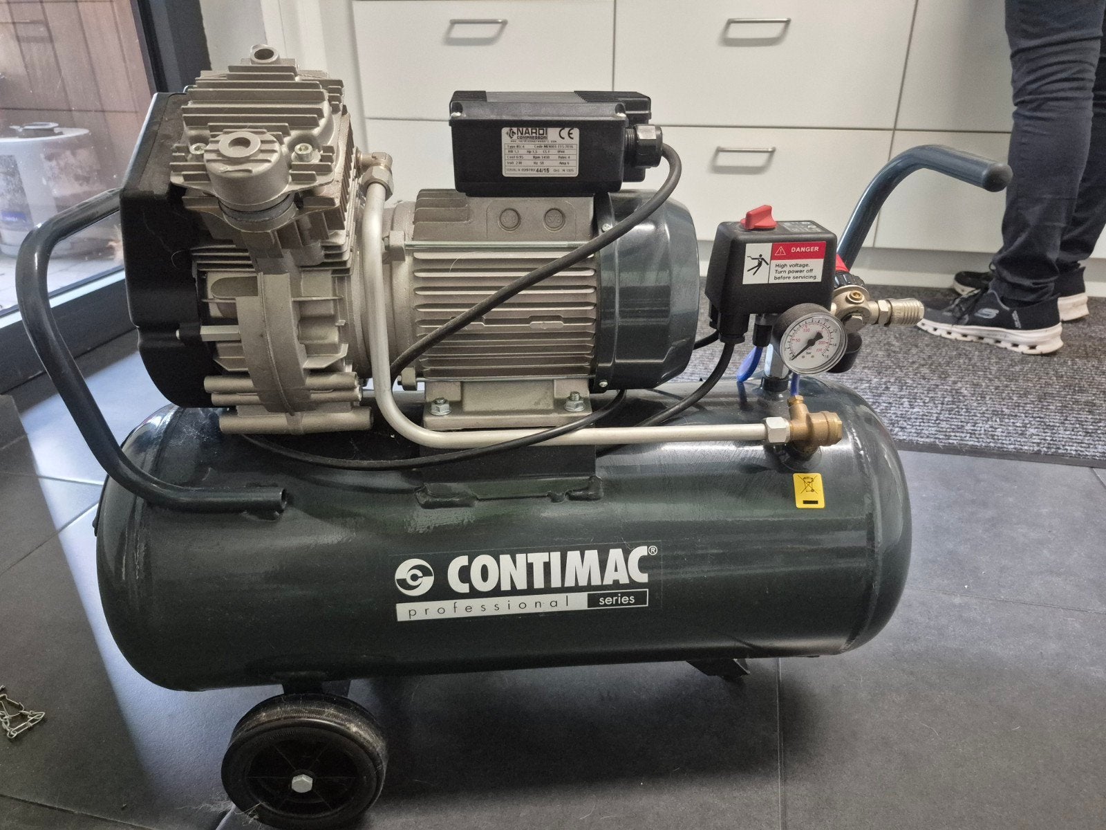 Compressor Contimac, Doe-het-zelf en Bouw, 100 liter of meer, Ophalen, Zo goed als nieuw, 10 bar of meer