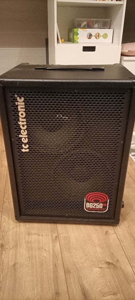 ampli basse, Enlèvement, Comme neuf, Guitare basse, 100 watts ou plus