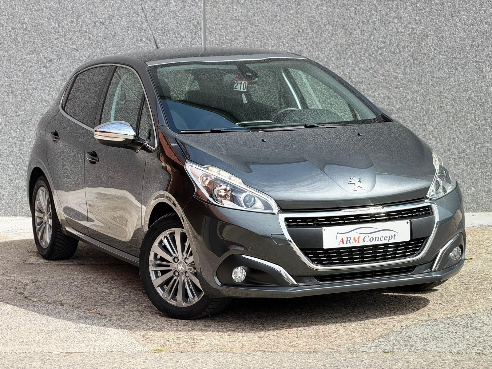 Peugeot 208 1.2 Essence AUTOMATIQUE Pano 74000km, Argent ou Gris, Achat, https://public.car-pass.be/vhr/2147299d-315a-457d-a2ad-a60539614bd4