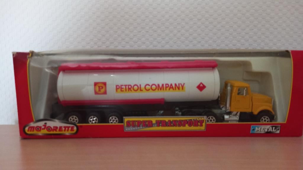Majorette tankwagen 2 - series 3040 - 3070., Ophalen of Verzenden, Zo goed als nieuw, Bus of Vrachtwagen